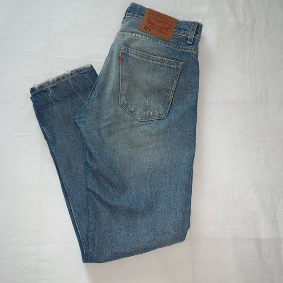 Levi’s straight leg ripped jeans, medium wash, limited stretch - Picture 1 of 4